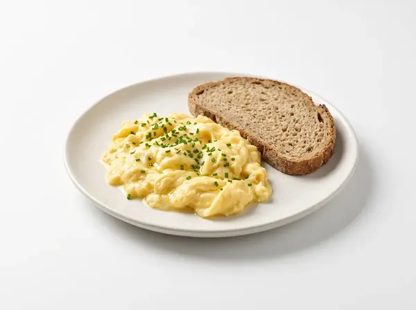 Jajecznica na maśle ze szczypiorkiem